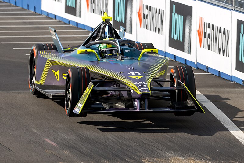 Lola acquire Formula E race licence from ABT