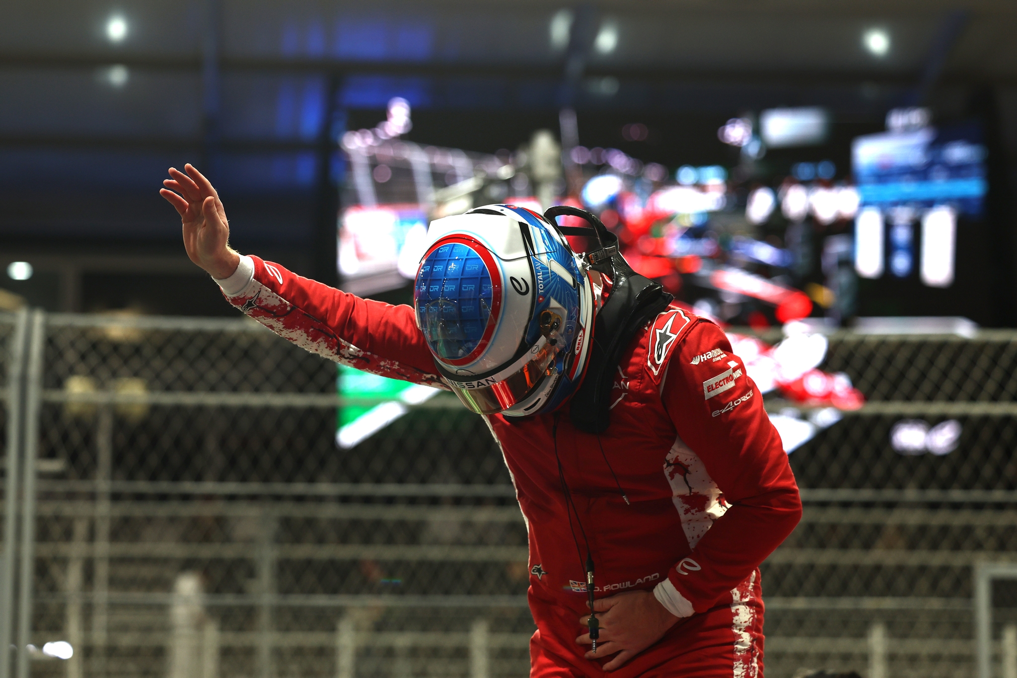 JEDDAH, SAUDI ARABIA - FEBRUARY 15: Race winner Oliver Rowland of Great Britain driving the (23) Nissan Formula E Team Nissan e-4ORCE 05   during the Jeddah E-Prix, Round 4 of the 2025 FIA Formula E World Championship at Jeddah Corniche Circuit on February 15, 2025 in Jeddah, Saudi Arabia. (Photo by Alastair Staley/LAT Images)