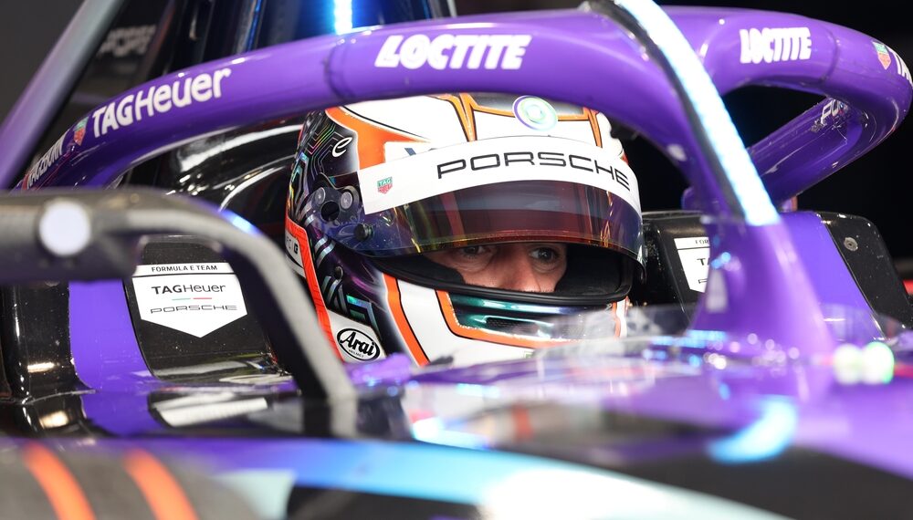 BERLIN, GERMANY - JULY 13: Antonio Felix da Costa of Portugal and TAG Heuer Porsche Formula E Team prepares to drive in the garage during qualifying, ahead of the Berlin E-Prix, Round 14 of the 2025 FIA Formula E World Championship at Tempelhof Airport Circuit on July 13, 2025 in Berlin, Germany. (Photo by Andrew Ferraro/LAT Images)